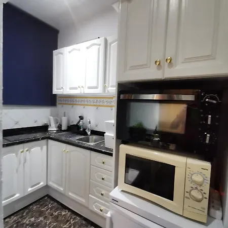Best Location Near Beach & Lagomartianez Wifi Enjoy It !!! Apartment