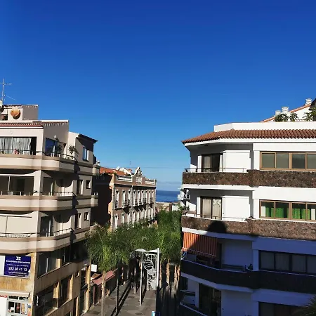 Best Location Near Beach & Lagomartianez Wifi Enjoy It !!! Apartment *